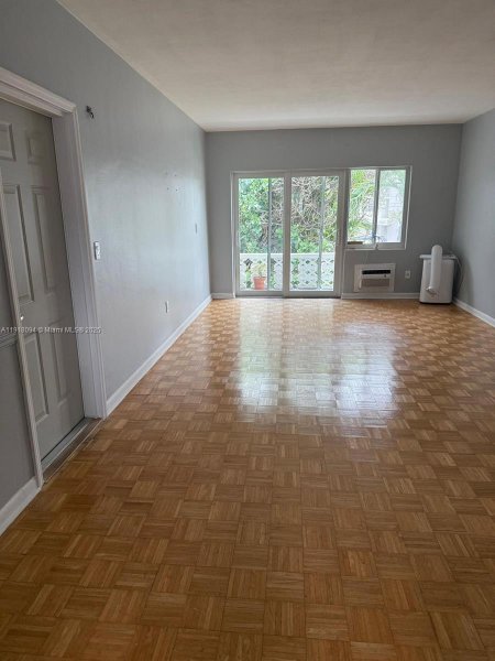 9281 W Bay Hbr Dr #10 Bay Harbor Islands, FL 33154