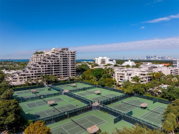 151 Crandon Blvd #600 Key Biscayne, FL 33149