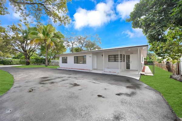 1550 NE 118th Ter Miami, FL 33161