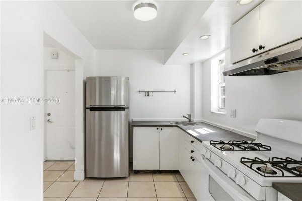 6705 N Kendall Dr #306 Pinecrest, FL 33156