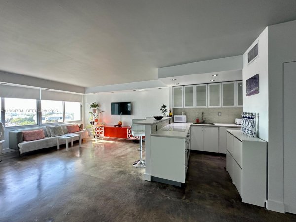 1000 West Ave #932 Miami Beach, FL 33139