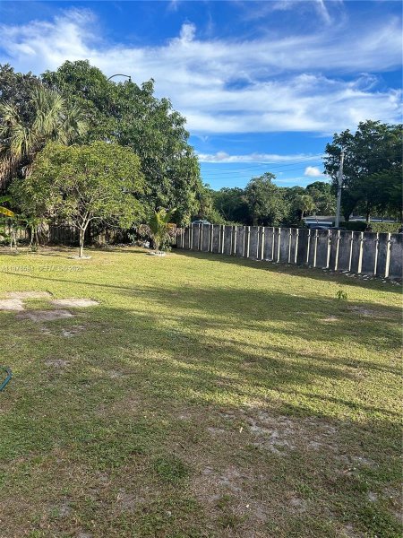 4836 NW 1st St Plantation, FL 33317