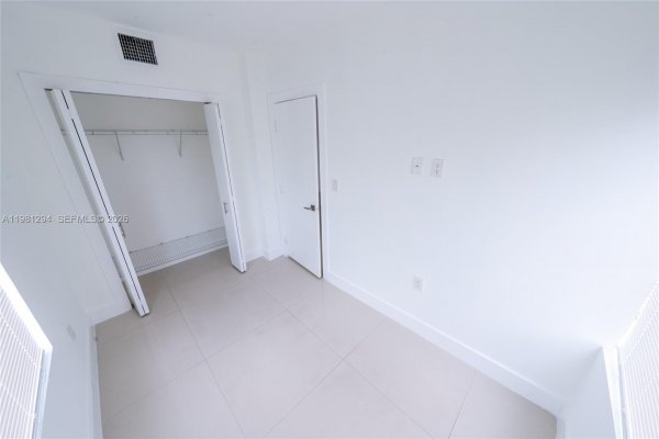 1890 NW 35th St #6 Miami, FL 33142