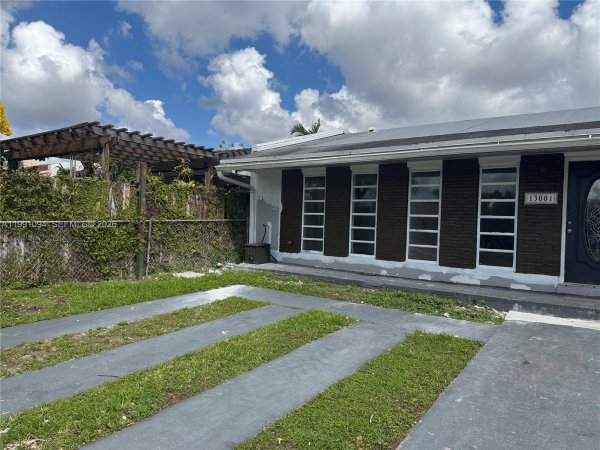 13001 SW 53rd St #13001 Miami, FL 33175