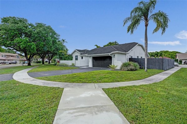 5790 SW 88th Ave Cooper City, FL 33328
