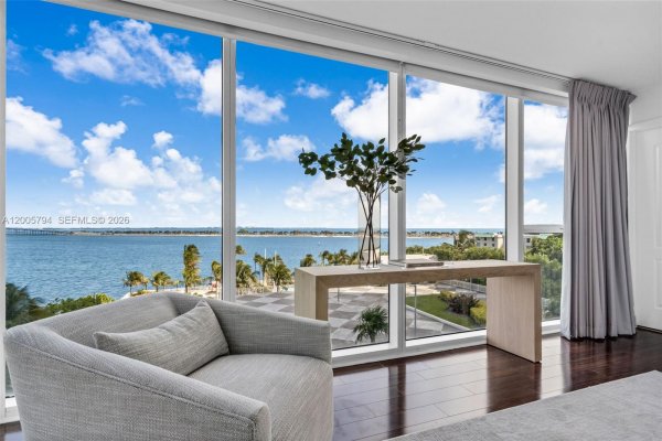 2101 Brickell Ave #306 Miami, FL 33129