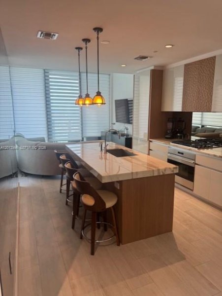 2831 S Bayshore Dr #1504 Miami, FL 33133