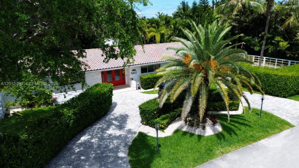 11445 N Bayshore Dr North Miami, FL 33181