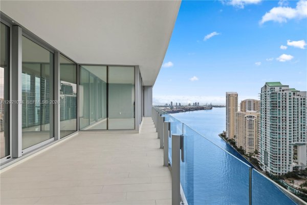 300 Biscayne Blvd Way #3404 Miami, FL 33131