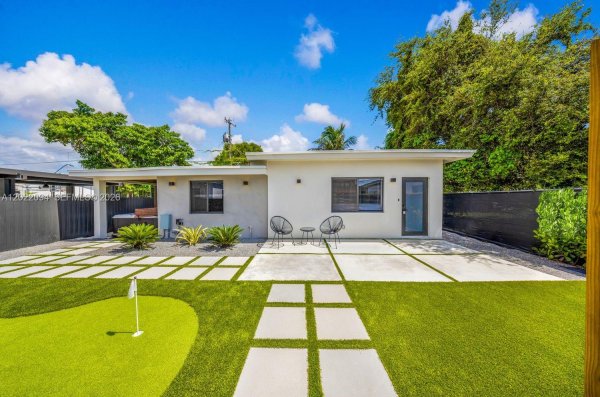 111 NW 53rd St Miami, FL 33127
