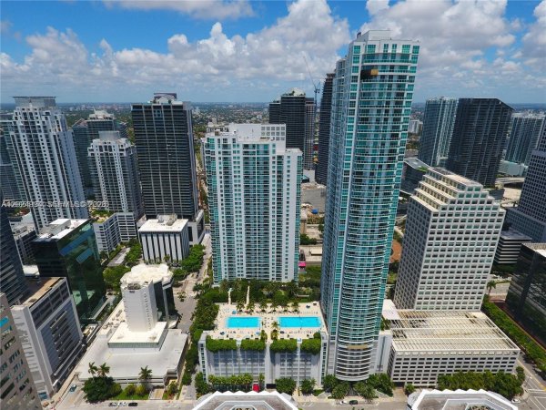 950 Brickell Bay Dr #1911 Miami, FL 33131