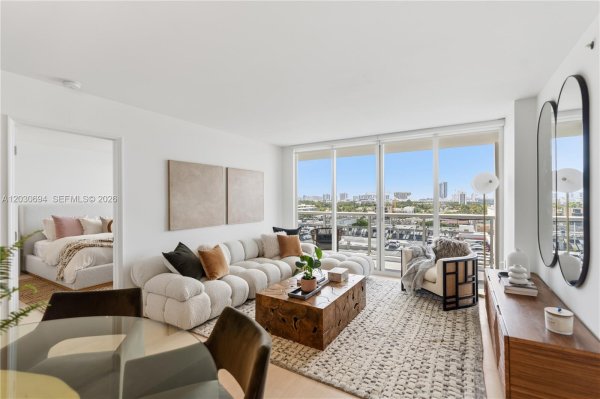 1800 Sunset Harbour Dr #1003 Miami Beach, FL 33139