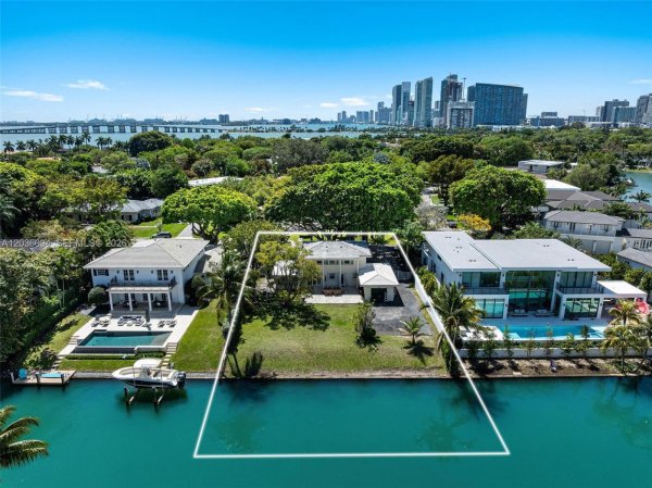 655 Buttonwood Miami, FL 33137