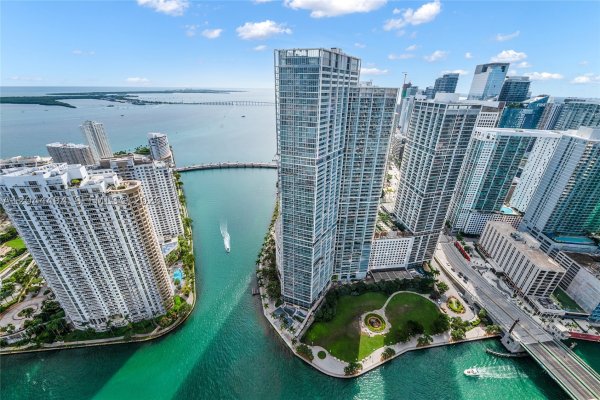 300 Biscayne Blvd Way #5104 Miami, FL 33131
