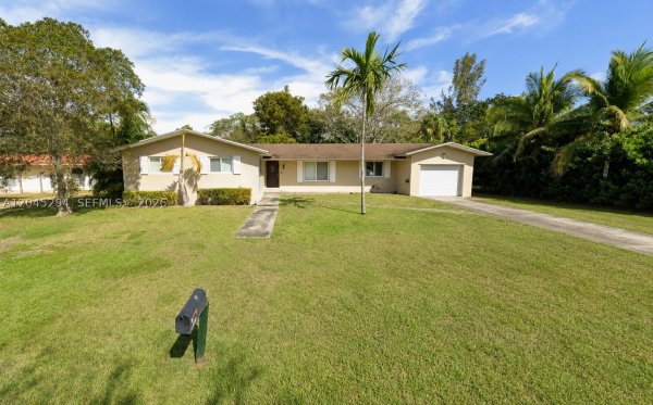10521 SW 125th St Miami, FL 33176