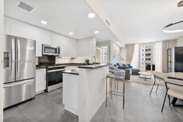 801 Brickell Key Blvd #1805 Miami, FL 33131