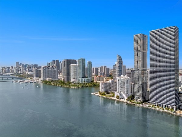 700 NE 24th St #1207 Miami, FL 33137
