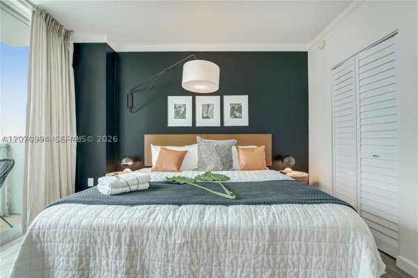 2889 Mcfarlane Rd #1112 Miami, FL 33133