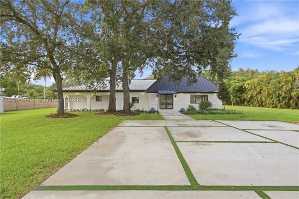 10861 SW 93rd St Miami, FL 33176