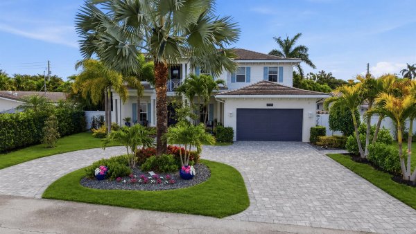 2840 NE 22nd Lighthouse Point, FL 33064