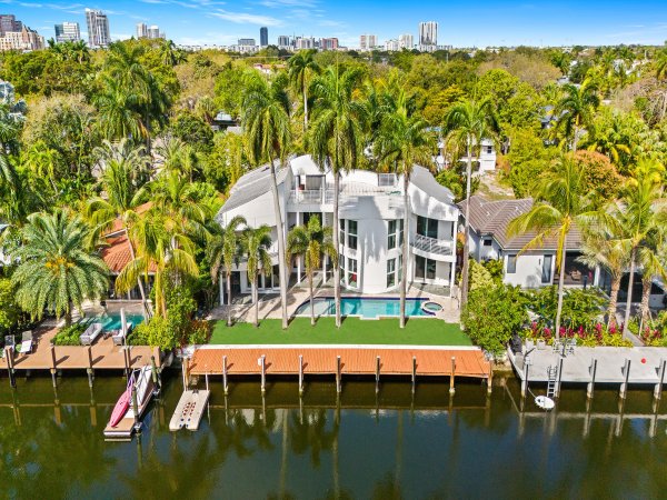 450 Victoria Fort Lauderdale, FL 33301