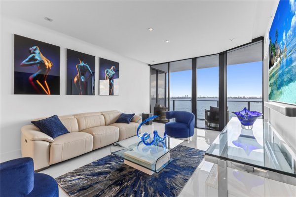 700 NE 24th St #705 Miami, FL 33137