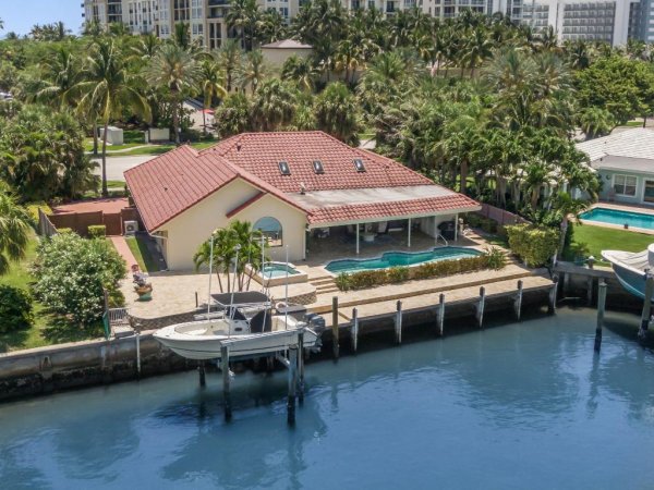 3819 N Ocean Singer Island, FL 33404
