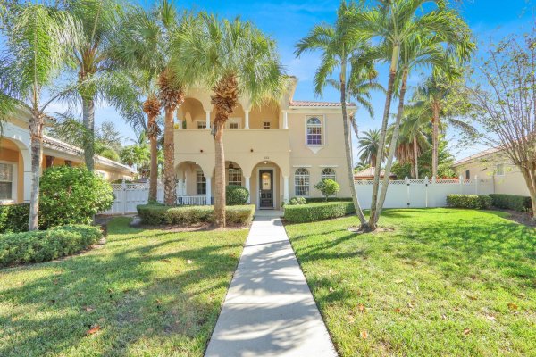 133 San Remo Dr Jupiter, FL 33458