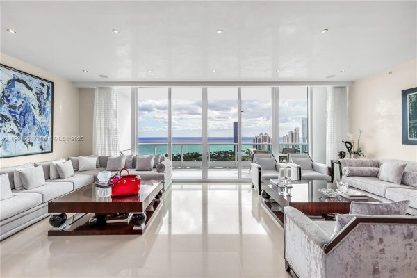20155 NE 38th Ct #2903 Aventura, FL 33180 20155 NE 38th Ct #2903 Aventura, FL 33180