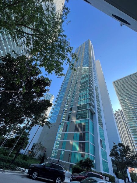 650 NE 32nd St #1008 Miami, FL 33137