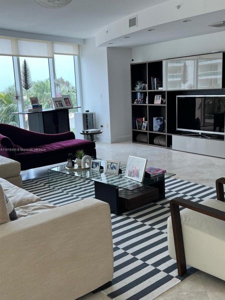 19955 NE 38th Ct #606 Aventura, FL 33180