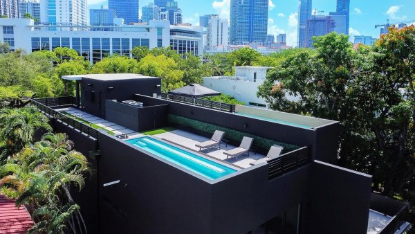 420 SW 15th Rd Miami, FL 33129