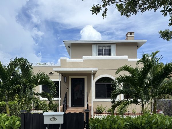 1835 SW 10th St Miami, FL 33135