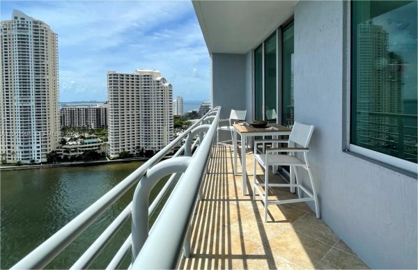 335 S Biscayne Blvd #2212 Miami, FL 33131