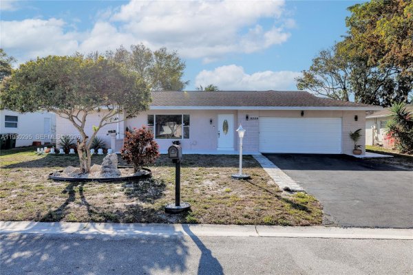 8209 NW 91st Ave Tamarac, FL 33321