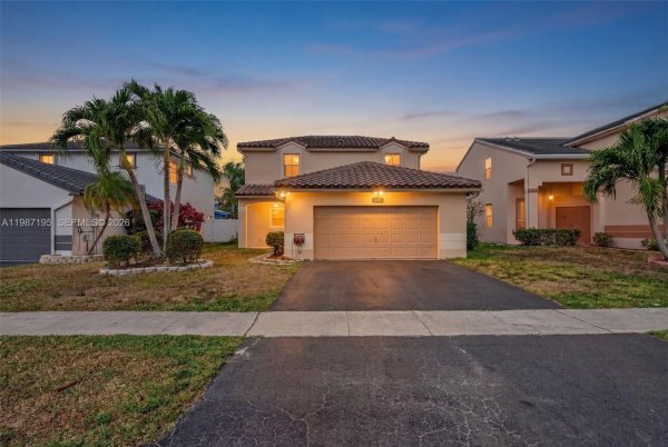 2166 NW 191st Ave Pembroke Pines, FL 33029