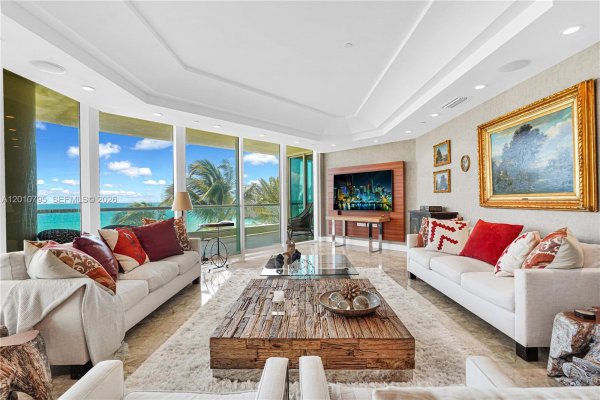 16051 Collins Ave #504 Sunny Isles Beach, FL 33160