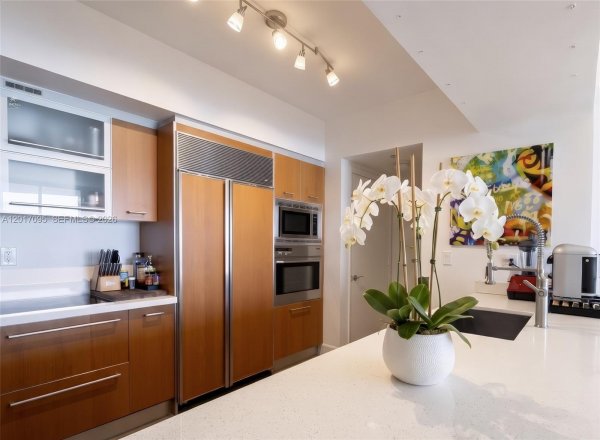 400 Alton Rd #1709 Miami Beach, FL 33139