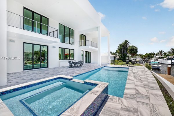 2751 NE 22nd Ct Pompano Beach, FL 33062