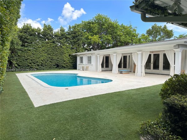 181 Island Dr Key Biscayne, FL 33149