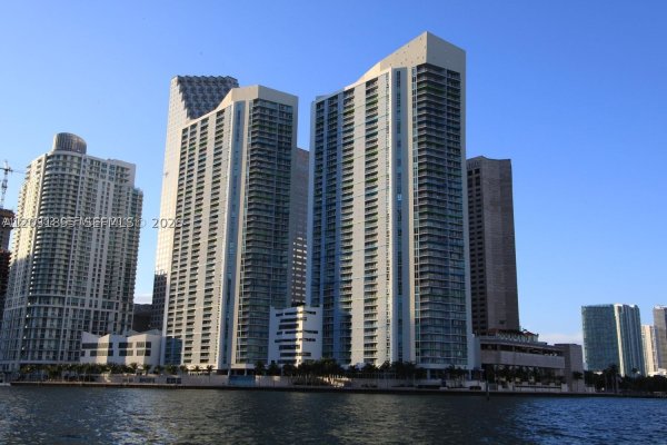 325 S Biscayne Blvd #2824 Miami, FL 33131