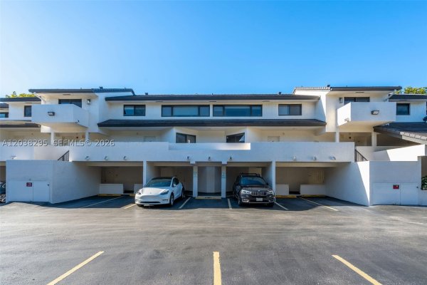 5750 Turin St #206 Coral Gables, FL 33146