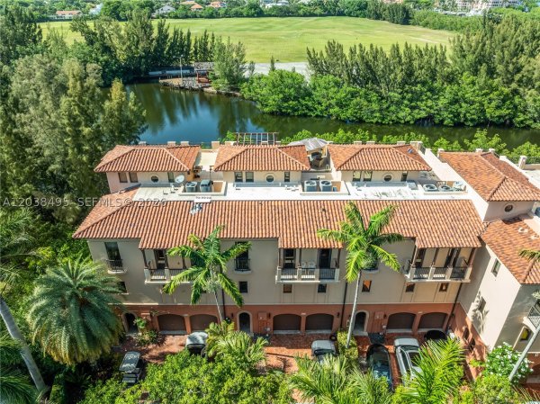 6232 Paradise Pt Dr Palmetto Bay, FL 33157