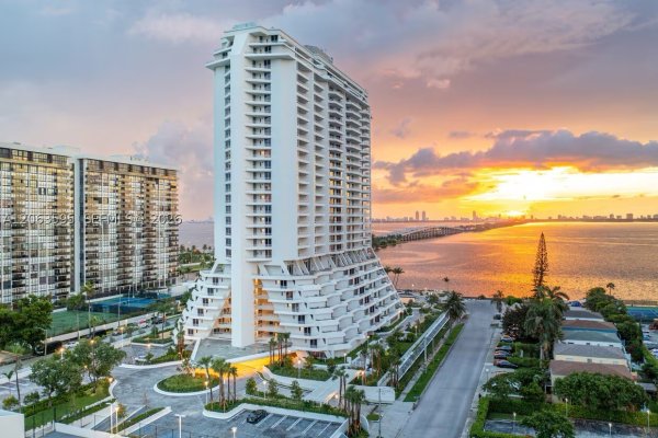 555 NE 34th St #1801 Miami, FL 33137