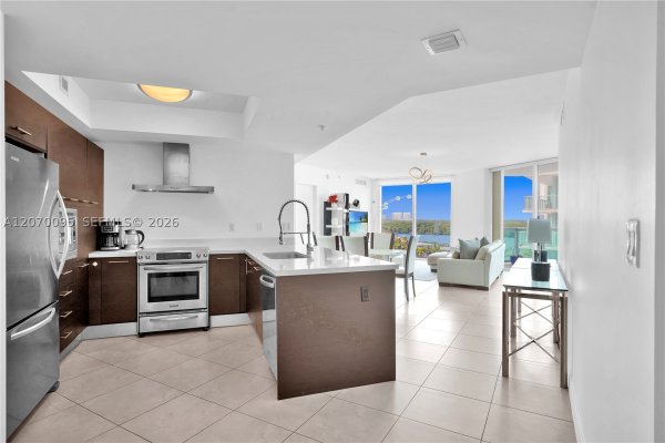 250 Sunny Isles Blvd #3-904 Sunny Isles Beach, FL 33160