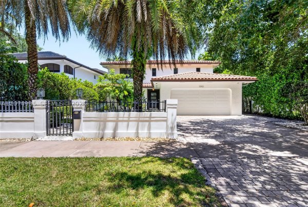 1043 Alfonso Ave Coral Gables, FL 33146
