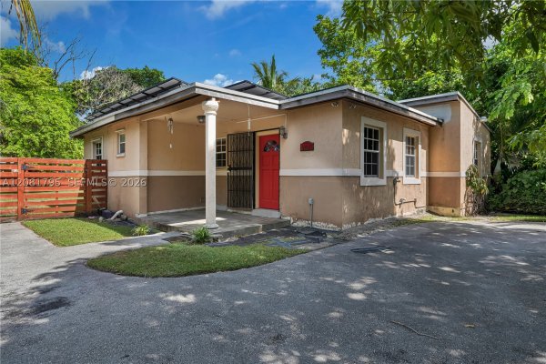 6401 SW 63rd Ct South Miami, FL 33143