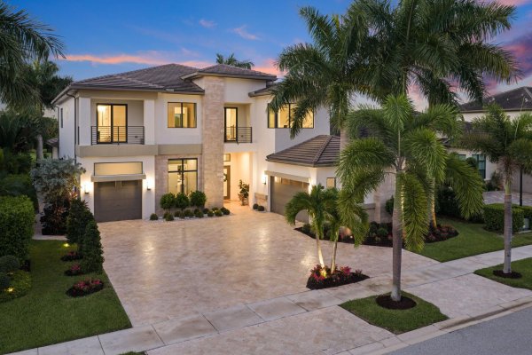 9275 Biaggio Rd Boca Raton, FL 33496