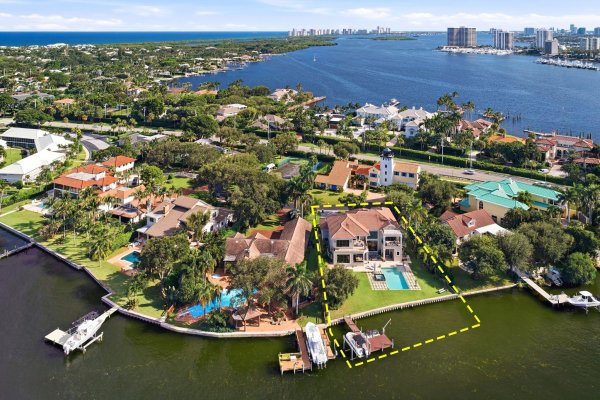 1950 Portage Lndg North Palm Beach, FL 33408