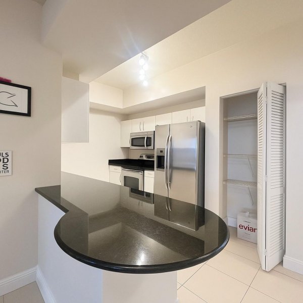 7280 SW 90th #304 Miami, FL 33156